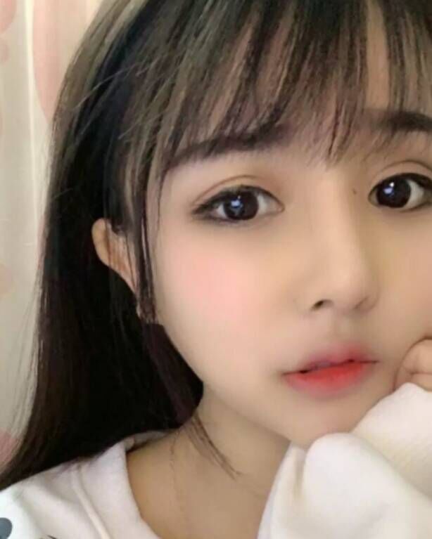 身材火辣的小浪妹